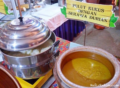 Pulut kukus dengan serawa durian